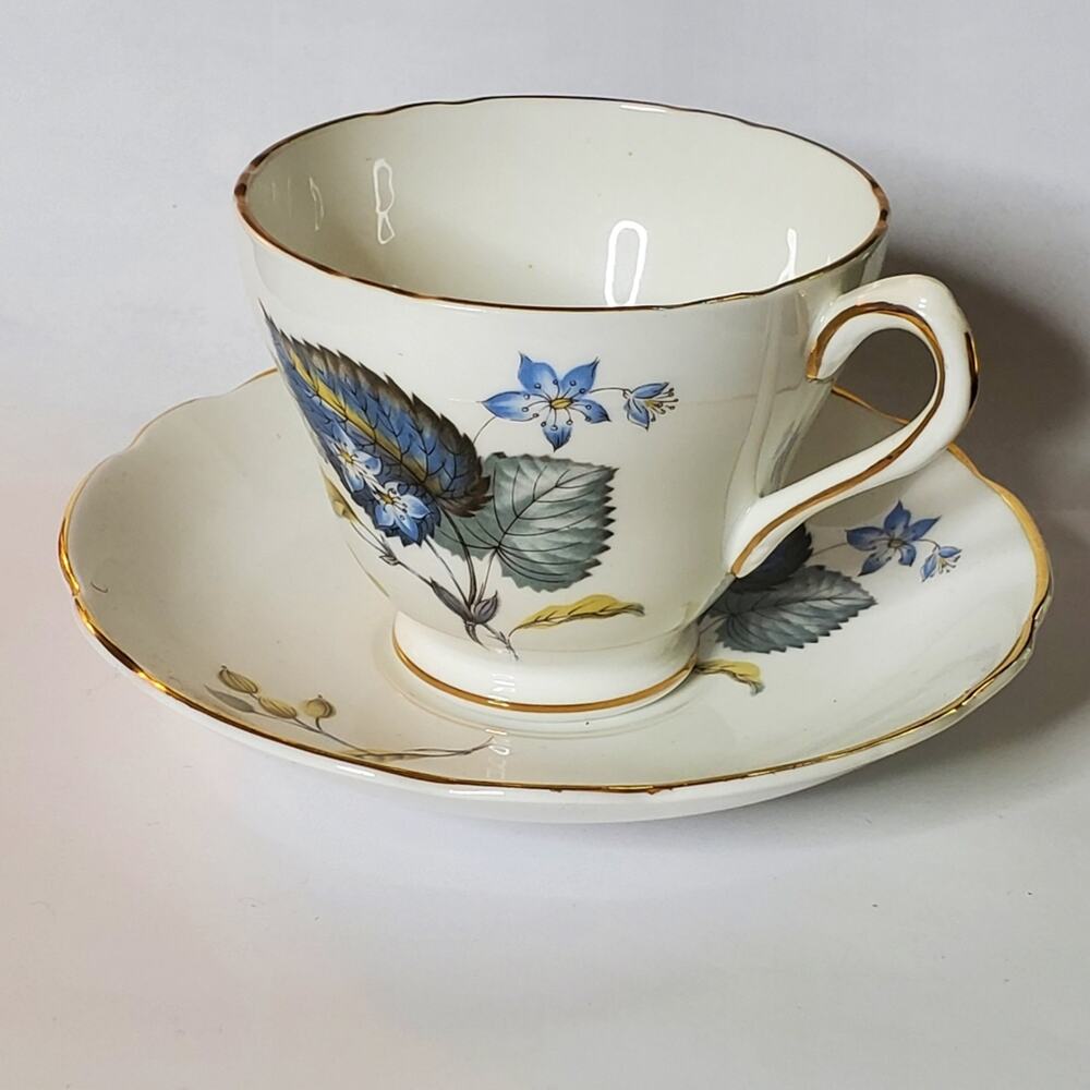 Regency Dover bone china blue leave tea cup and saucer in Great condition